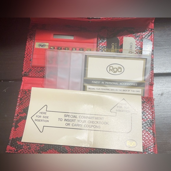 ❤️‍🔥RGA Faux Leather Red & Black SnakeSkin Pattern Wallet & CheckBook Holder - Picture 3 of 6